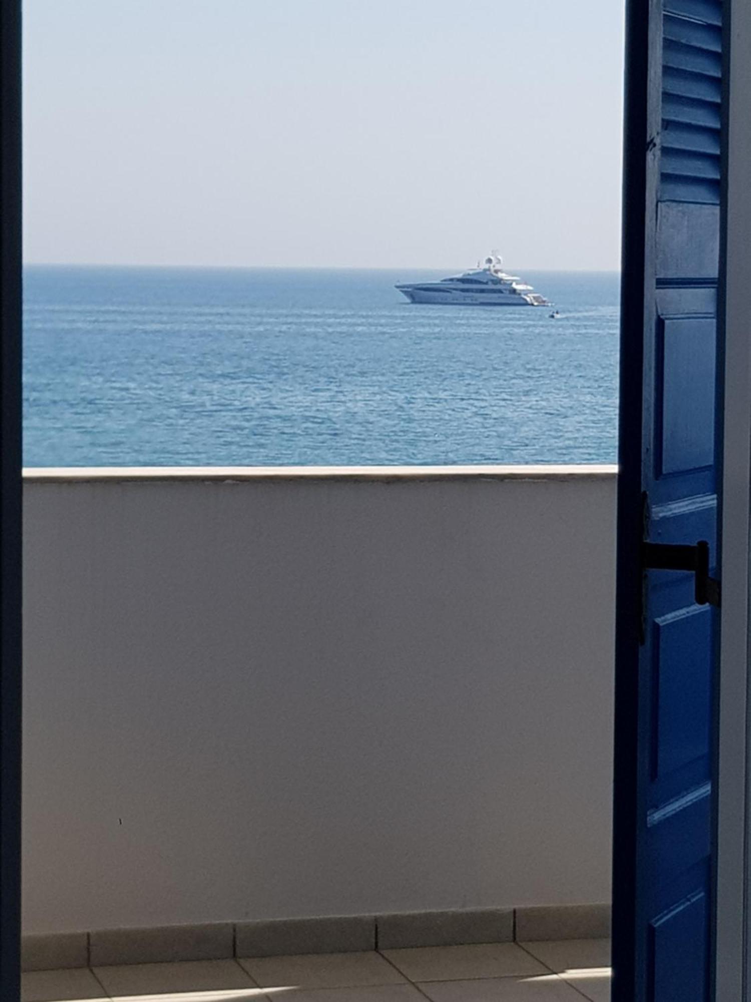 Rodothea And Adams On The Beach, Santorini Monolithos  Ngoại thất bức ảnh