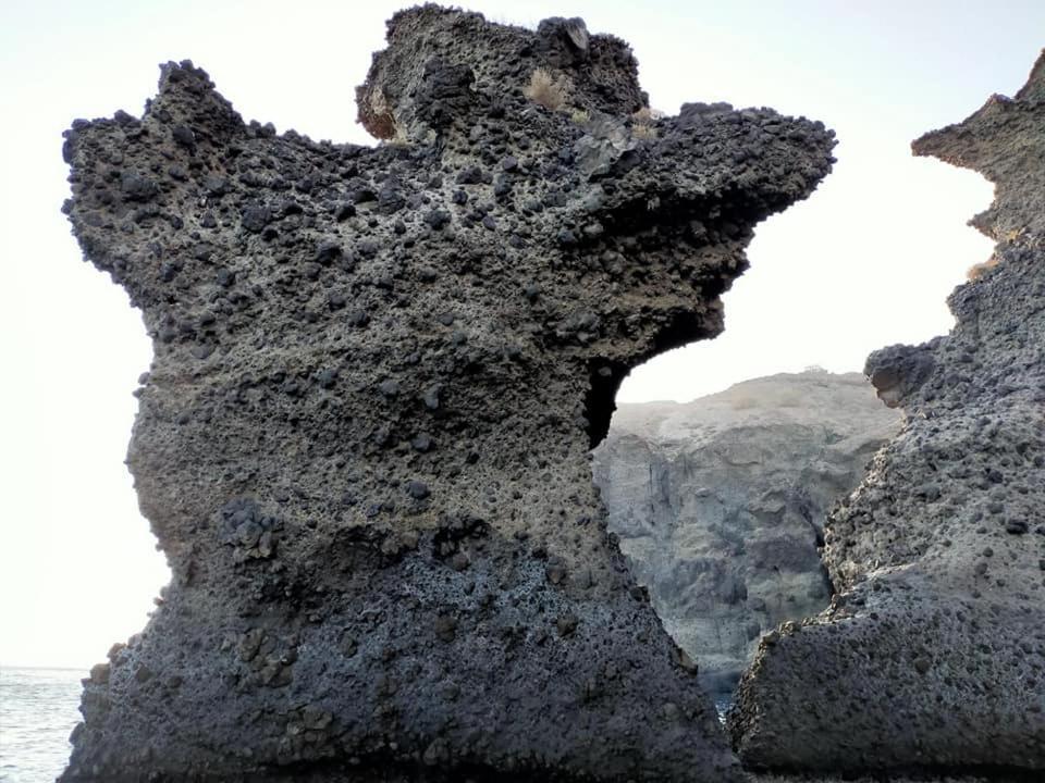 Rodothea And Adams On The Beach, Santorini Monolithos  Ngoại thất bức ảnh
