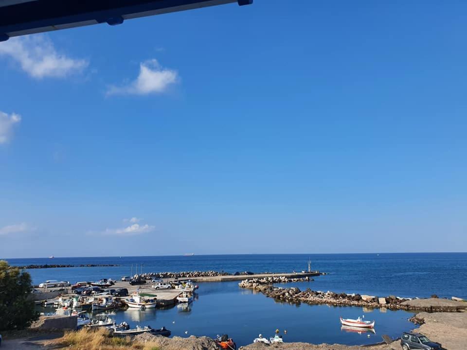 Rodothea And Adams On The Beach, Santorini Monolithos  Ngoại thất bức ảnh